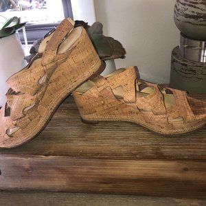 Donald J. Pliner cork wedge heel SZ 8
